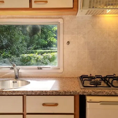 Stacaravan In De Natuur Bij Maastricht Ulestraten