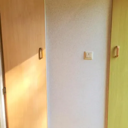 Stacaravan In De Natuur Bij Maastricht Chalet Ulestraten
